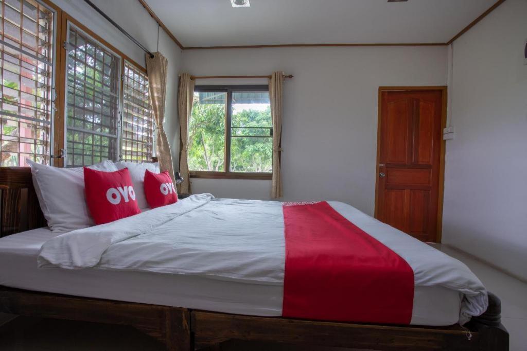 Oyo 909 Guiding Star Resort 치앙마이 외부 사진