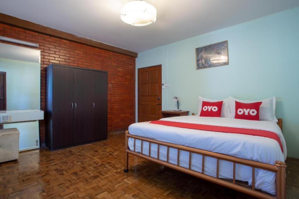 Oyo 909 Guiding Star Resort 치앙마이 외부 사진