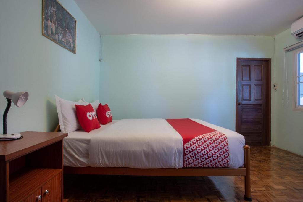 Oyo 909 Guiding Star Resort 치앙마이 외부 사진